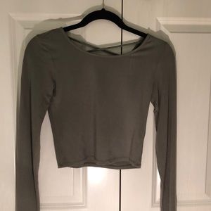 Form fitting long sleeve top
